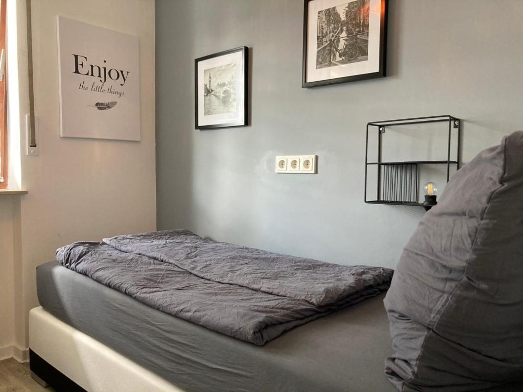 Living At Saarpartments -Adults Only- 2 Bedroom, Netflix - Business & Holiday Apartments For Long- And Short Term Stay, 3 Min To Train Station, Secure E-Bike Parking! Саарбрюкен Екстер'єр фото